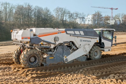 Les stabilisateurs de sol stabilisent la fondation en mélangeant les composants de façon puissante et homogène.